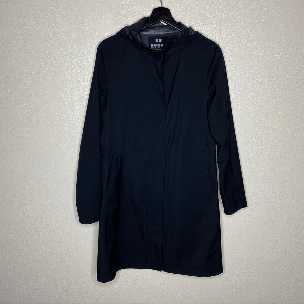 UNIQLO Blocktech Black Coat Size Small